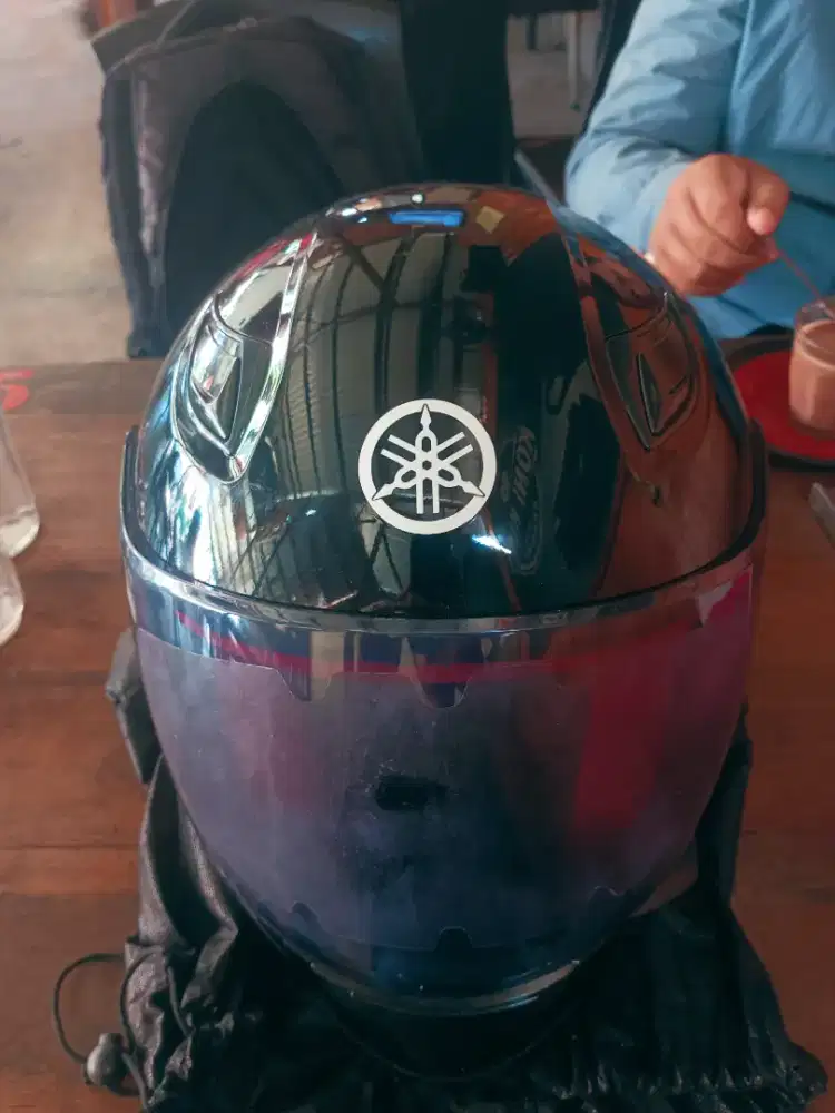 Helm Bawaan Yamaha Vixion Full Face