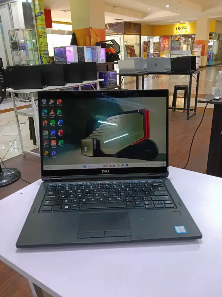 Dell 7390 2in 1 Intel core i5 Gen 8 ram 8gb SSD 256gb tc