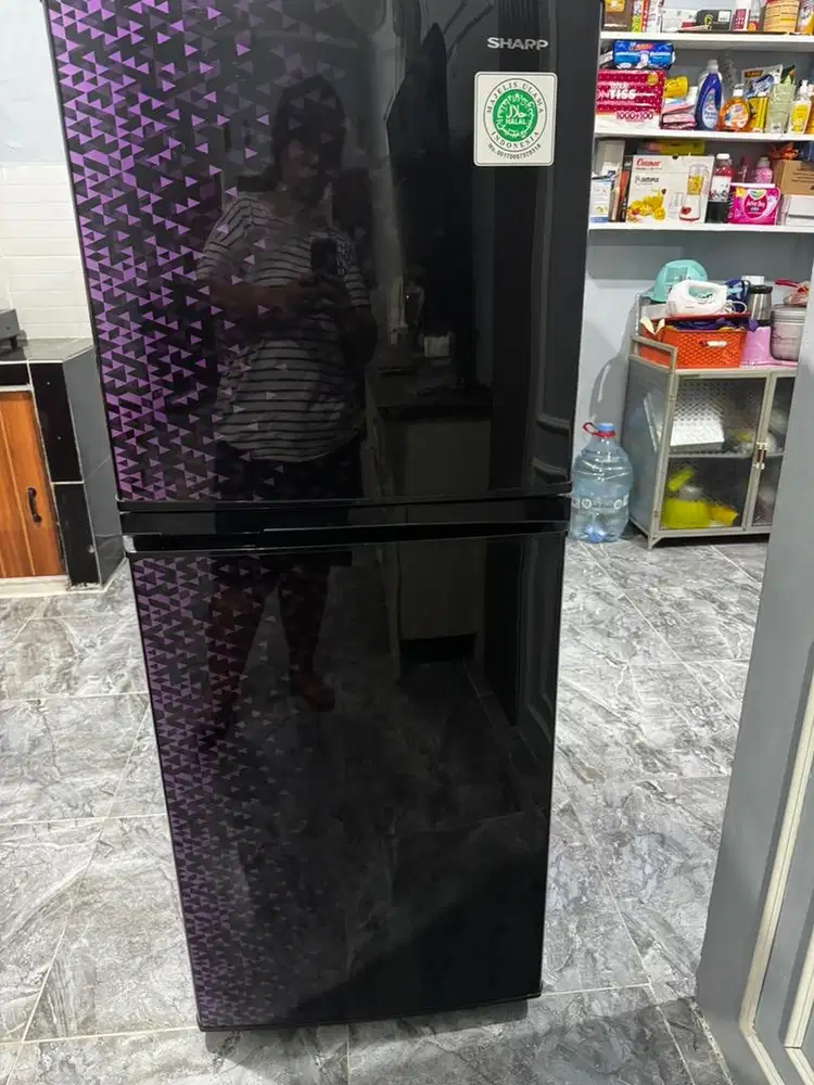 Dijual kulkas 2 pintu sharp gress like new