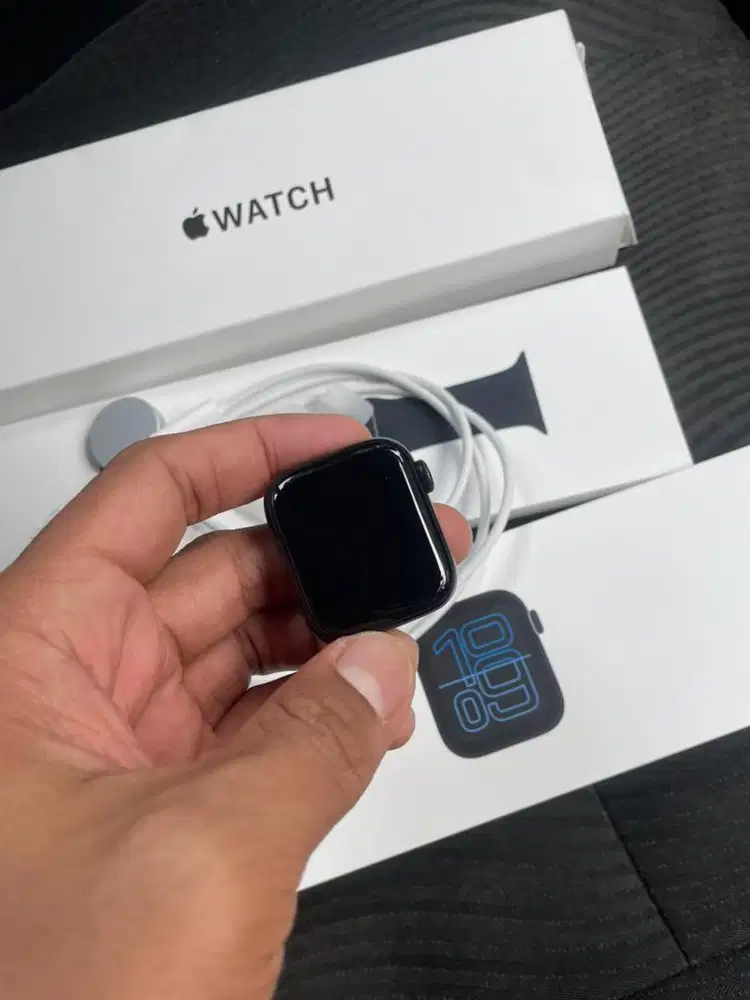 Apple watch series se 3 40mm garansi ibox