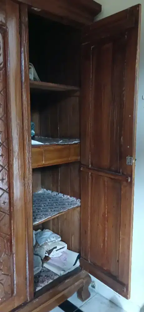 Lemari pakaian pintu 3