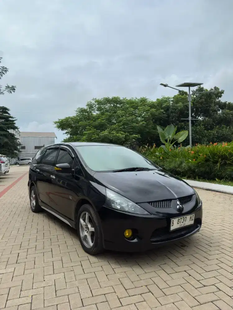Mitsubishi Grandis mivec 2005 Bensin