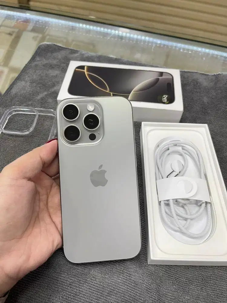 Iphone 16pro 512 Natural lbox On 27/07/2026 Bh100% fullset