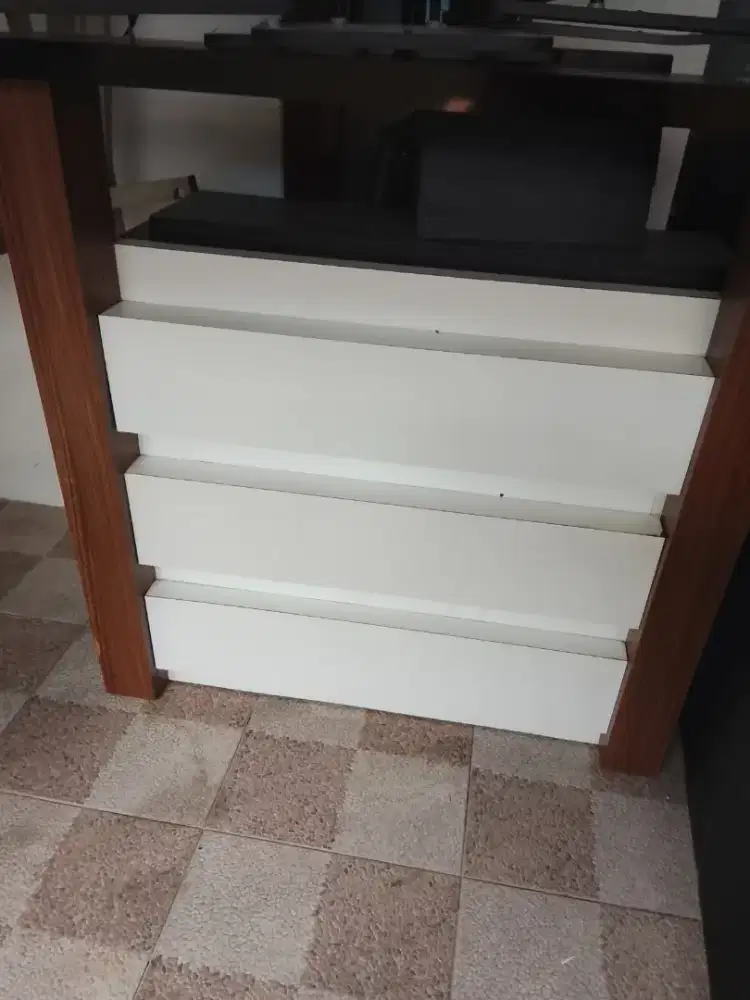 Meja Kasir minimalis