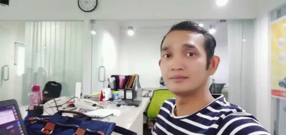 Jasa tukang bangunan sipil berpengalaman. Tukang mebel custom. Lemari.
