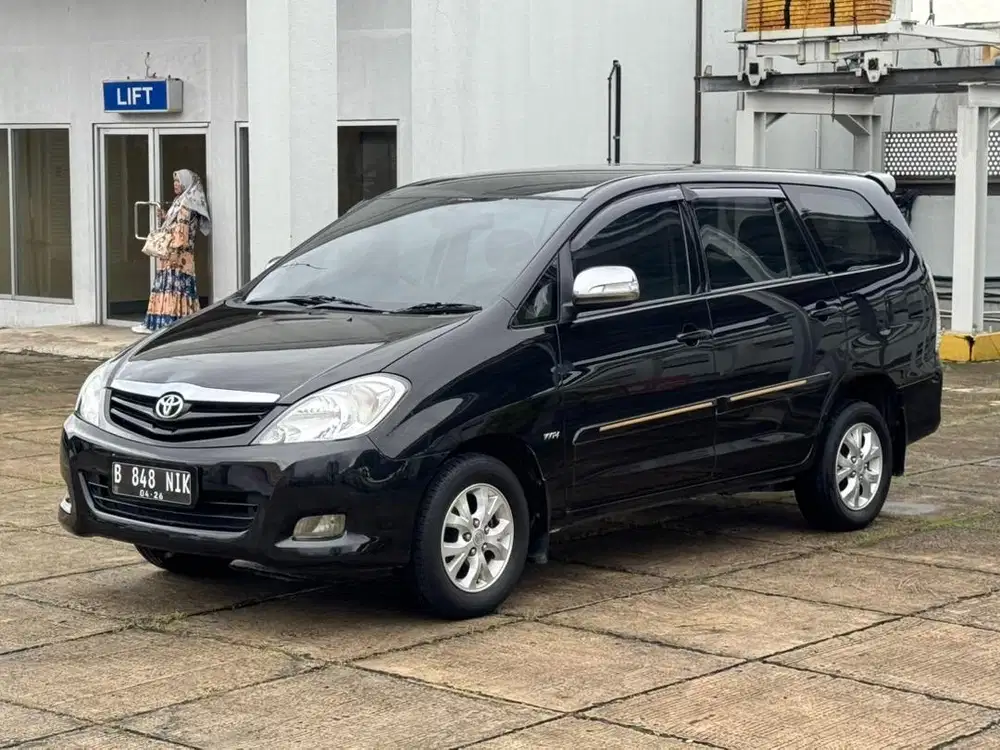 PALING MURAH !! DP 10 KIJANG INNOVA G LUXURY AT MATIC BENSIN 2011