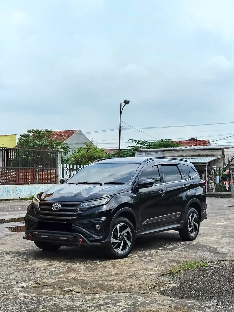 TOYOTA RUSH GR MANUAL 2022 HITAM