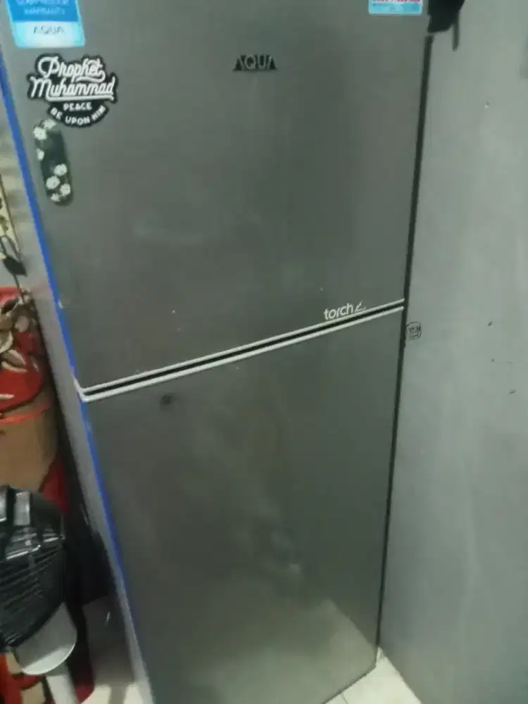 Kulkas 2 pintu merk Aqua ori