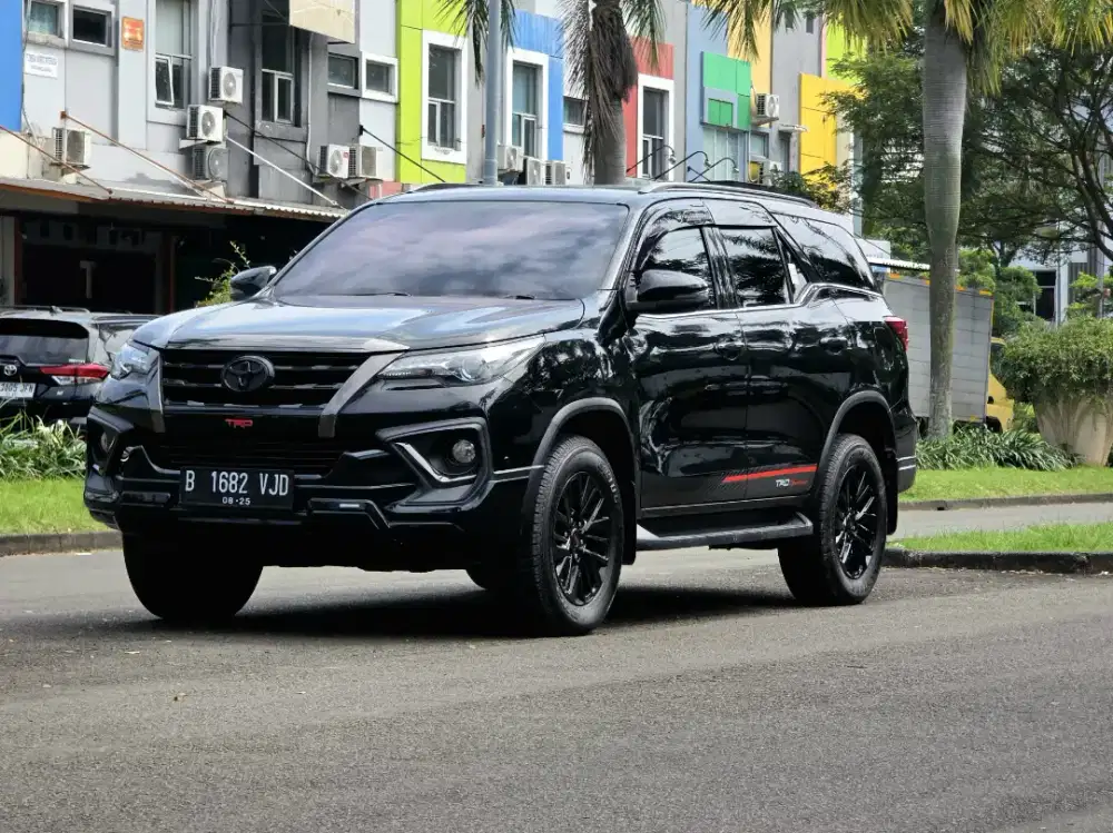 Fortuner Vrz Gr 2.4 Automatic 2020 Diesel Hitam Metalik