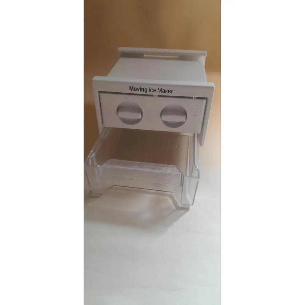 moving ice maker LG