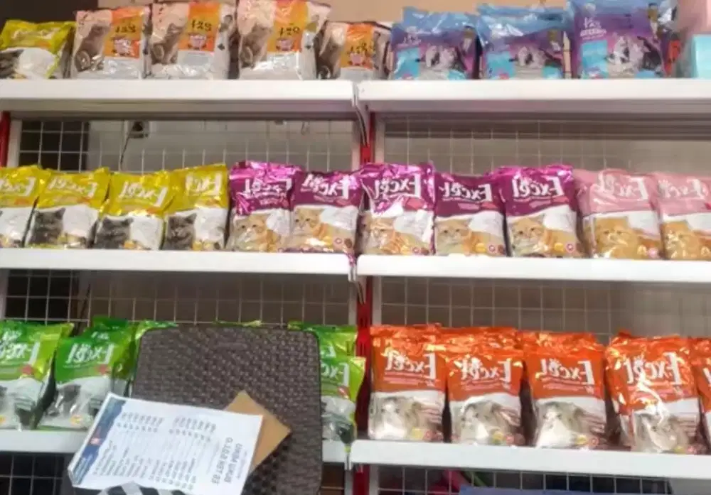 Jual Rak Minimarket bekas masih mulus baru dipakai beberapa bulan