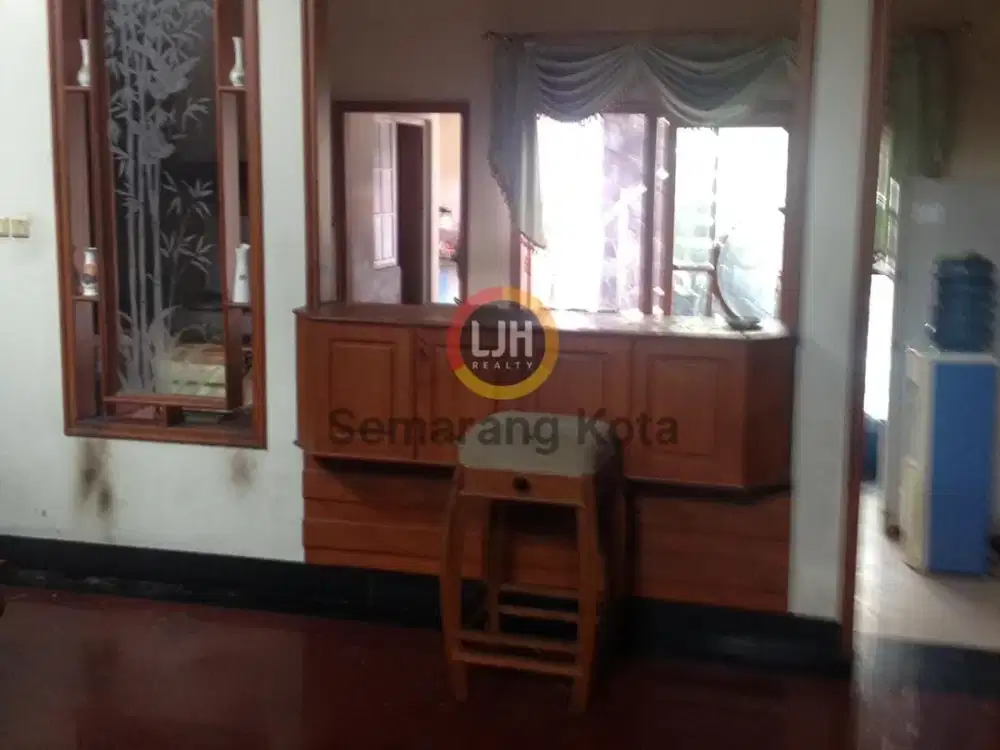 Rumah kusen full jati di Graha Padma