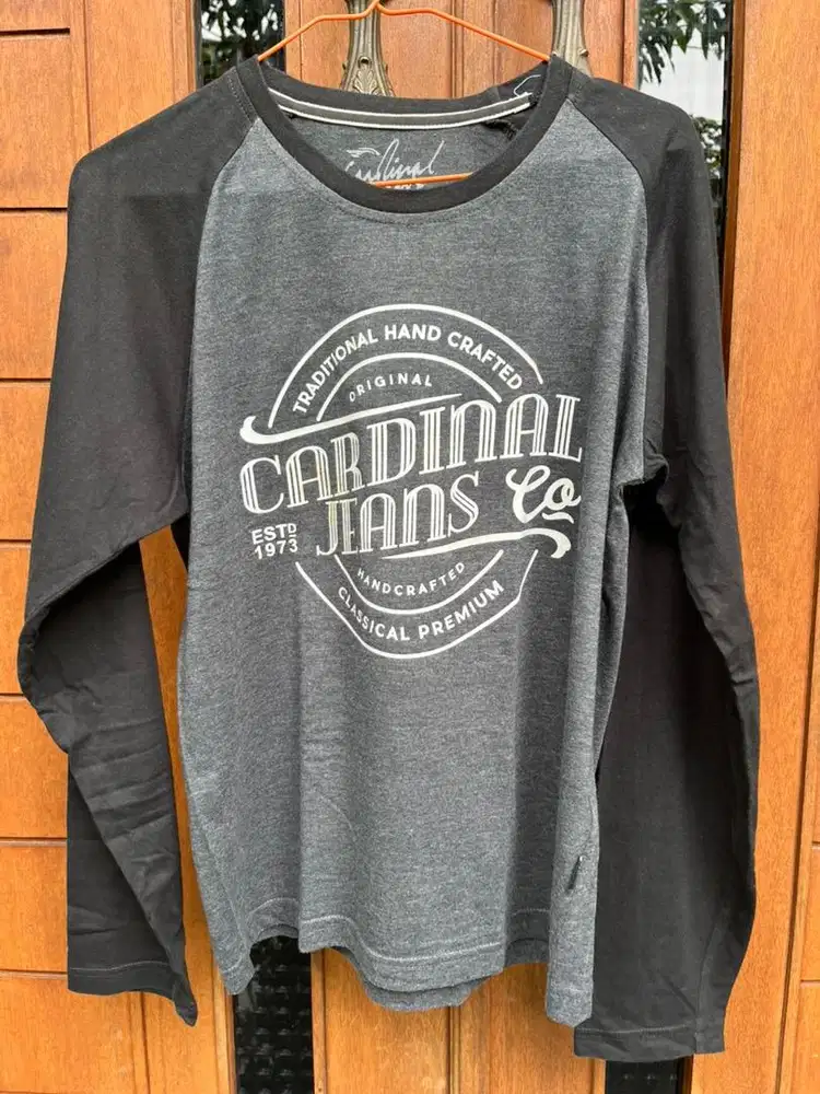 Kaos Pria lengan panjang, Ukuran L