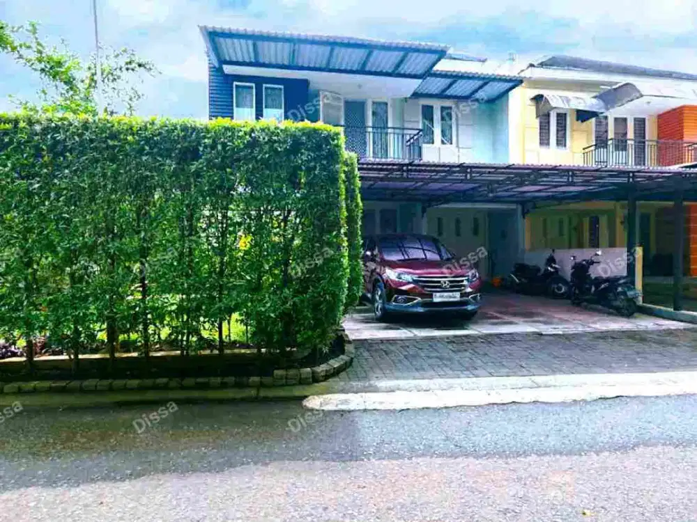 RUMAH SECONDARY TERAWAT SIAP HUNI LOKASI NYAMAN DALAM CLUSTER DI LEGENDA WISATA
