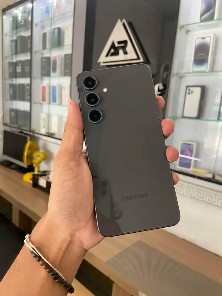 Samsung Galaxy S24 FE Second/Sein 8/256 GB Fullset mulus Garansi on