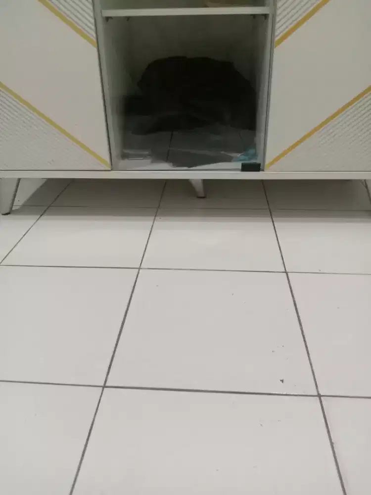 Rak tv minimalis ruang tamu