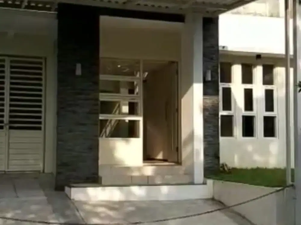 Dijual/Disewakan Rumah Eastwood Regency Citraland Utama