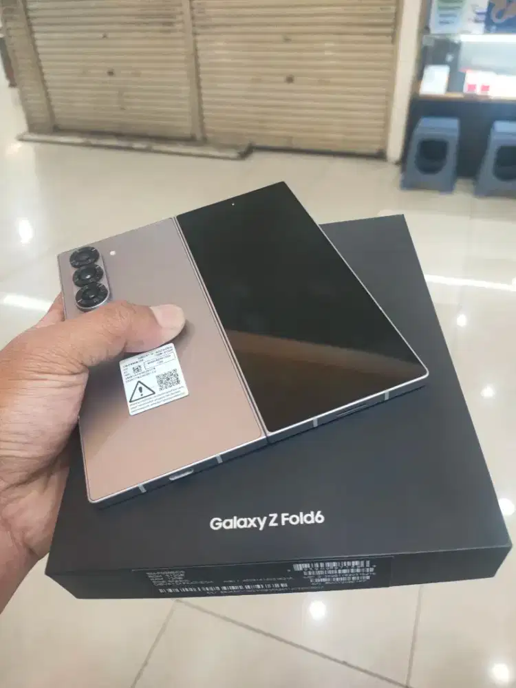 SAMSUNG Z FOLD 6 RAM12/512 LENGKAP MULUS