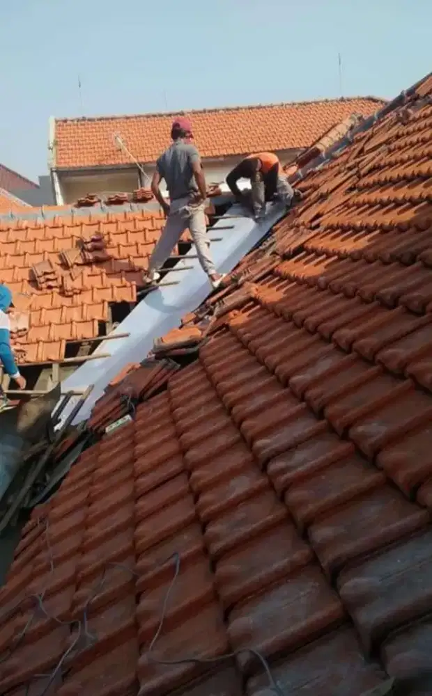 Spesialis atap rembes, atap asbes retak,atap genteng mlorot,plafon,