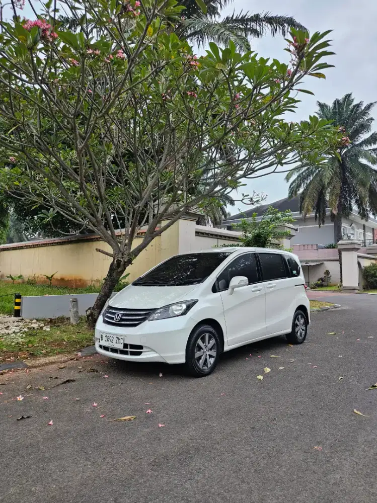 '10 - Honda Freed 1.5 E PSD Automatic