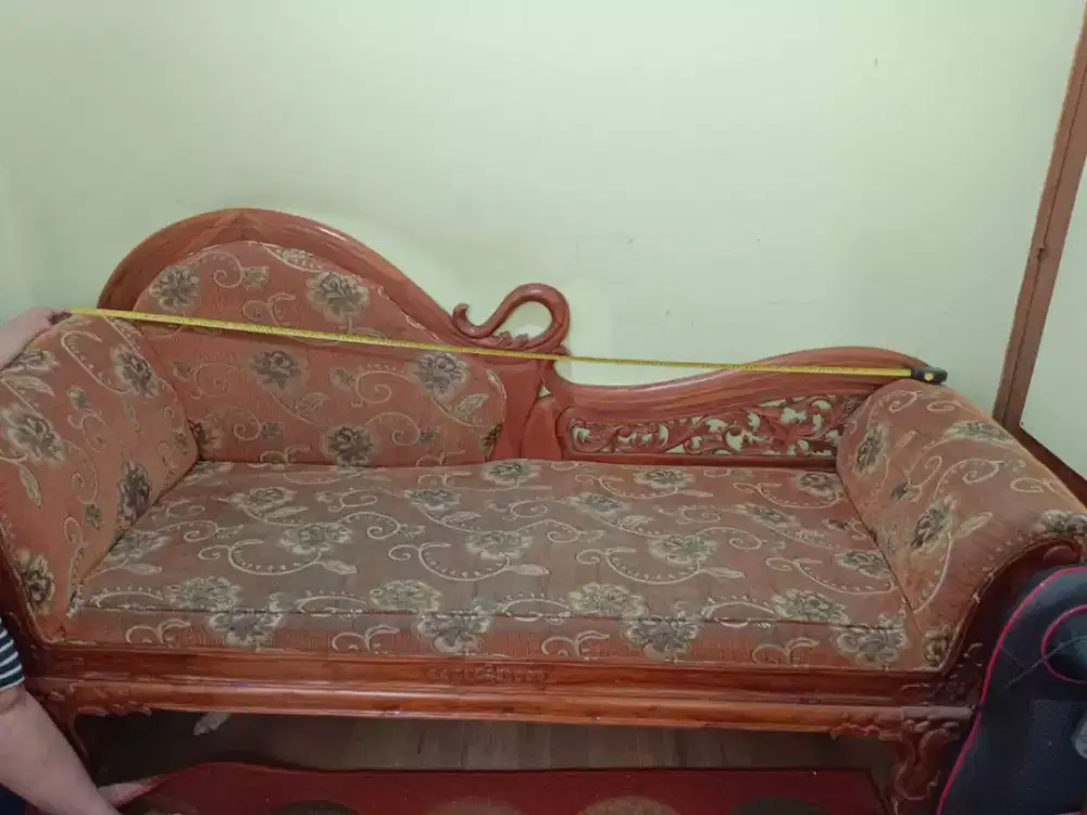 Jual sofa ukuran 200*70*50 cm + kursi teras bonusnya kipas angin Miyak