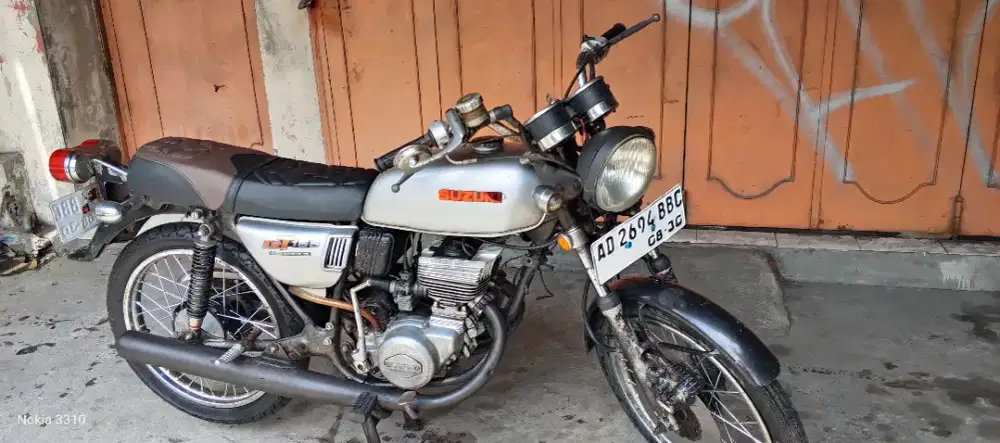 Suzuki gt 185 twin