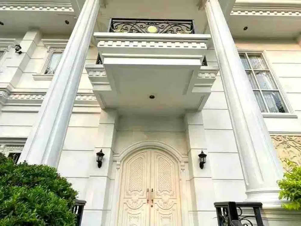 Dijual Rumah Mewah Cluster Tirta Golf Furnished BSD City Tangerang