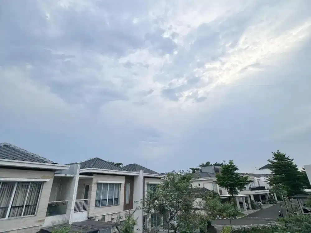 TERMURAH JARANG ADA  DIJUAL RUMAH GANDENG DI RIVER VALLEY RESIDENCE LEBAK BULUS - (BANGUNAN AMERICAN CLASSIC BARU, FASILITAS LENGKAP, FULL FURNISHED J