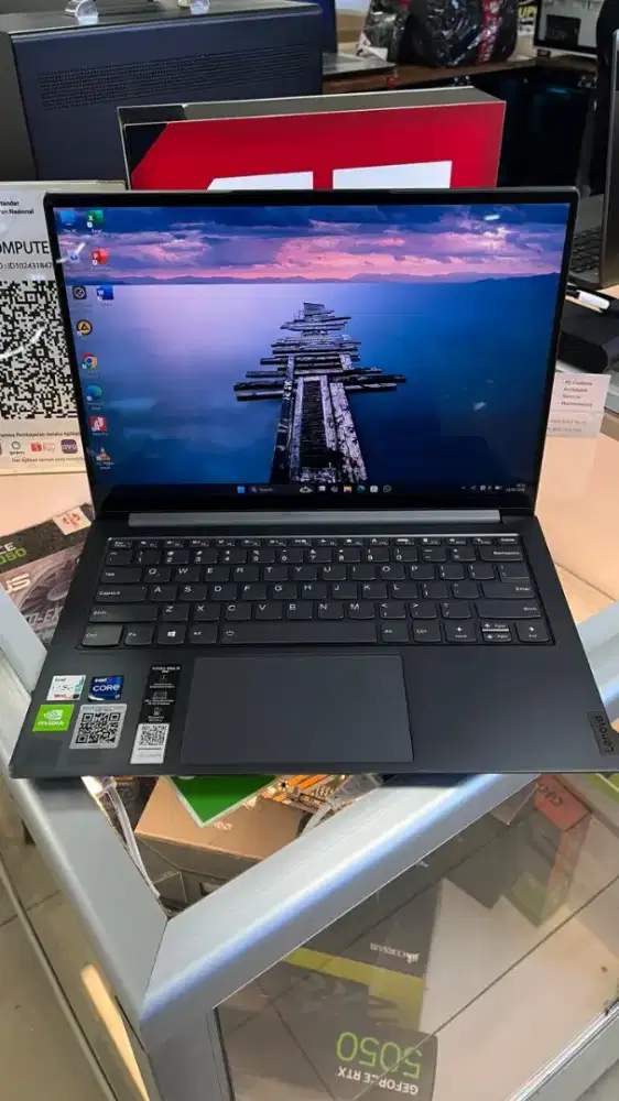 Lenovo YOGA Slim 7i Pro
- intel core i7-1165G7
- Ram 16gb
- Ssd 1tb