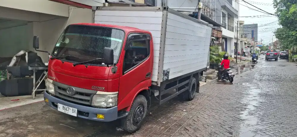 Toyota DYNA 110 ET 2011 merah Orisinil Pajak baru