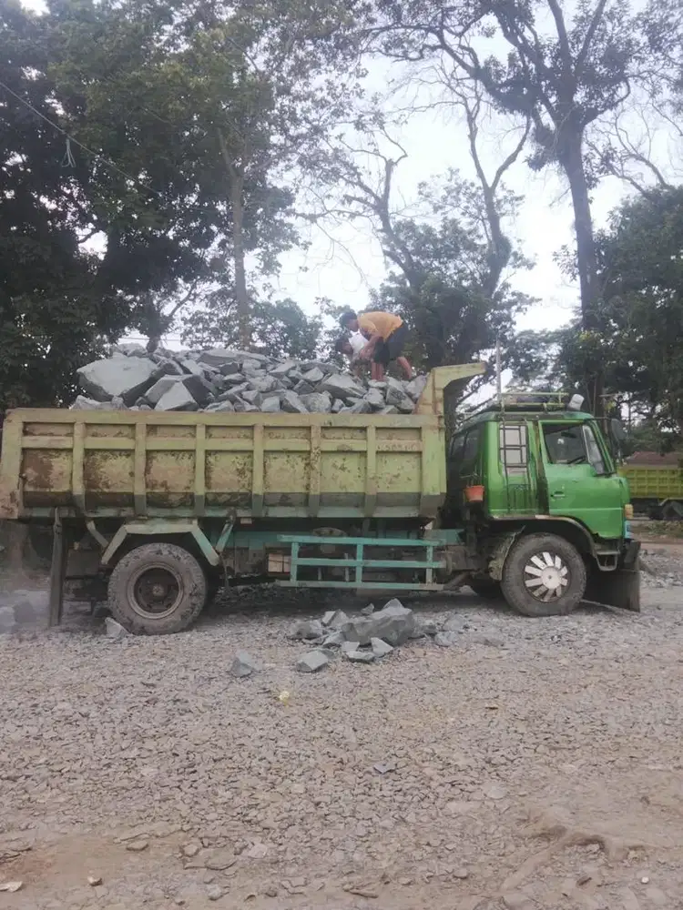 Dump truk hino ranger 2003