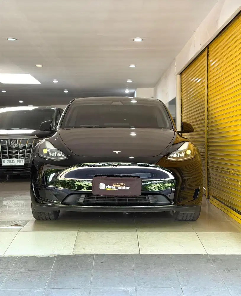 Tesla Y 2024 March Automatic Hitam Metalik Vieta Motor