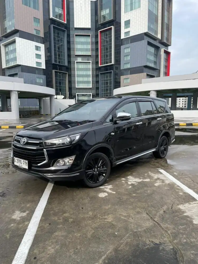 TOYOTA INNOVA VENTURER 2.0 BENSIN AT 2019