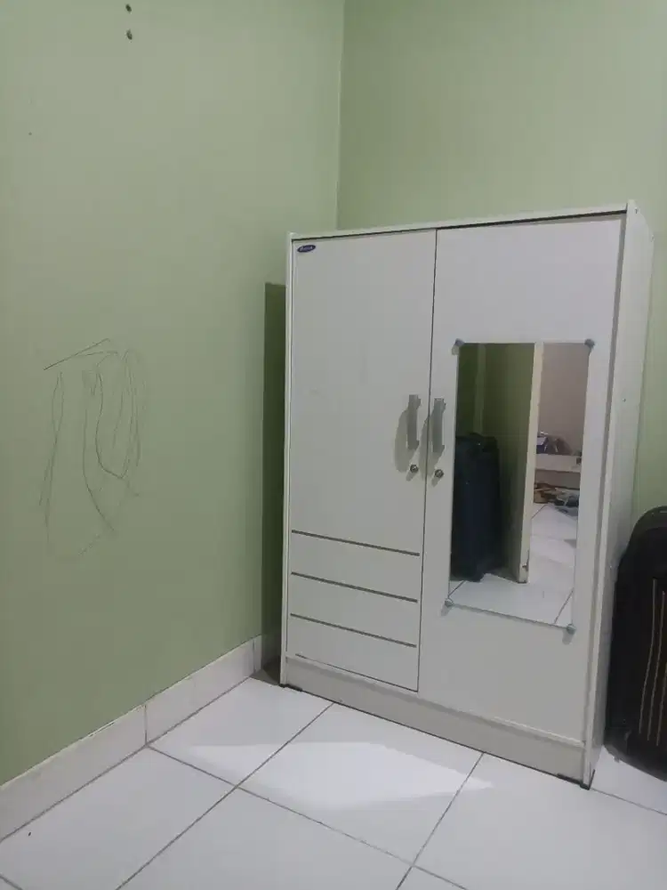 Lemari Multifungsi Kokoh