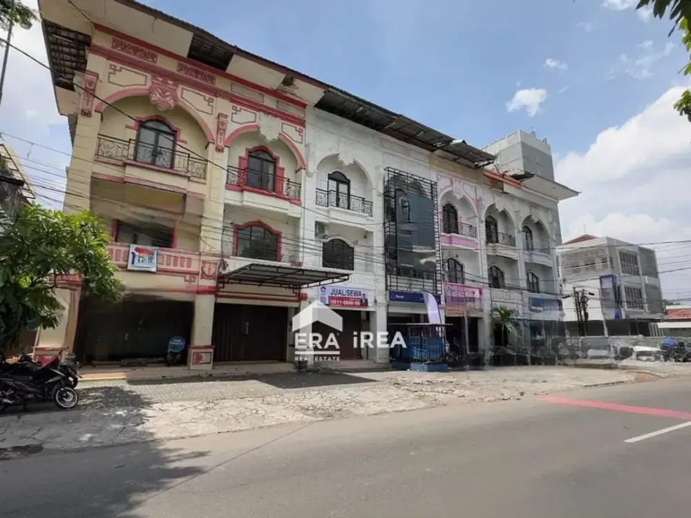 RUKO DIJUAL DI SOLO 3 LANTAI DENGAN STASIUN PURWOSARI SOLO