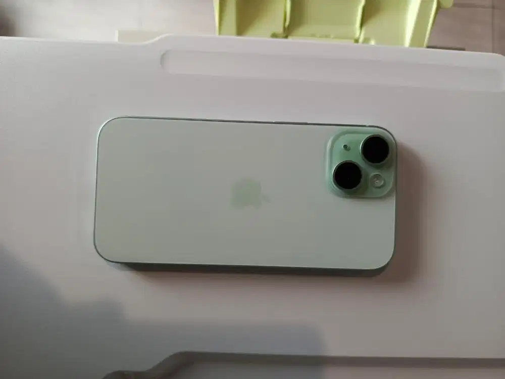IPHONE 15 (GREEN)