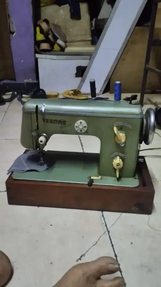 Mesin zigzag vortibel