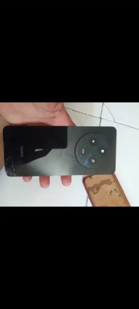 Xioami 14c ram 8/256 minus mati