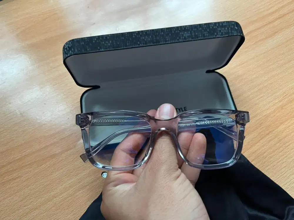 Kacamata Anti Radiasi Warna Grey lensa normal