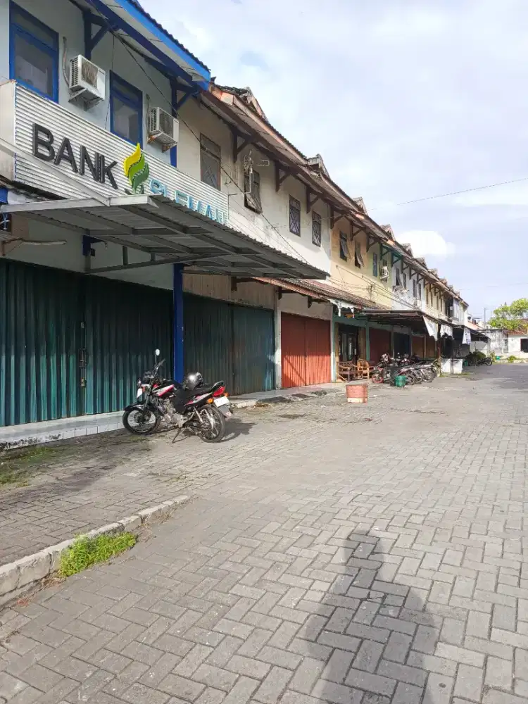 TEMPAT USAHA DI JUAL