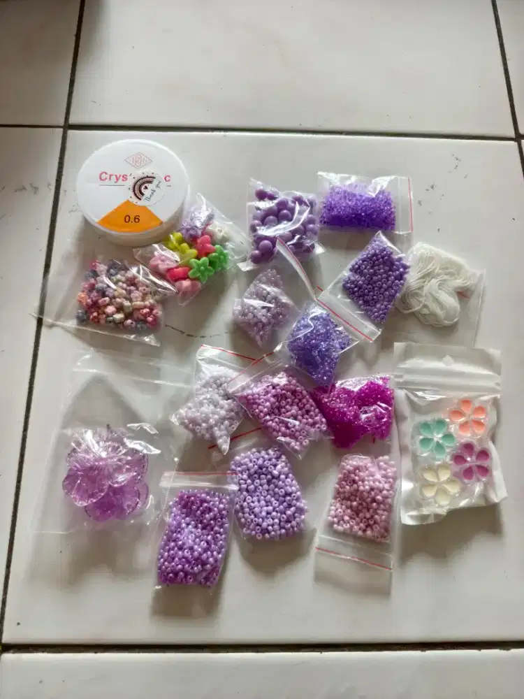 Manik-Manik Gelang Tangan