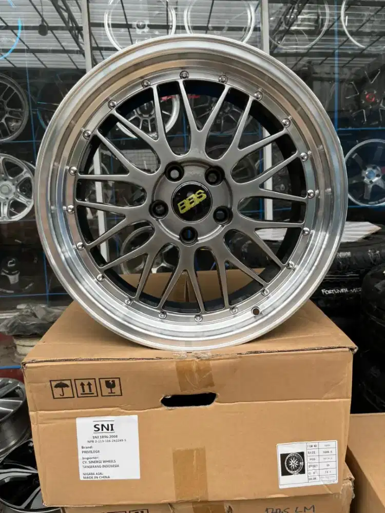 Bbs lm ring 18 lebar 8,5 pcd 5x114,3 ET 35 innova xpander