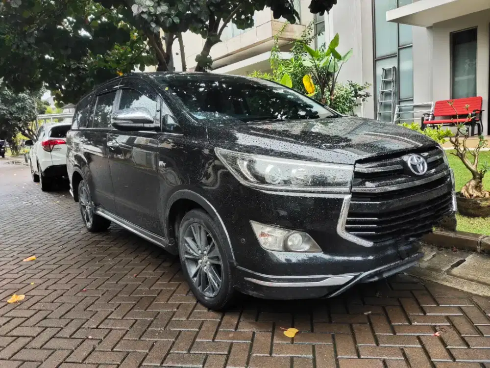 Innova Venturer 2.0 2019 Matic Hitam 2020 at Bagus 2018 terawat top