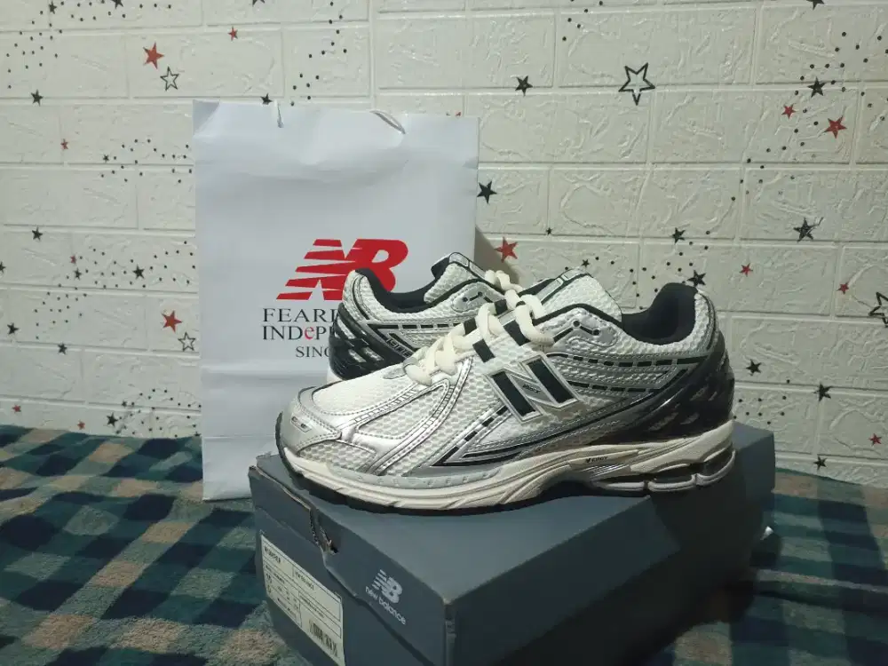 Sepatu New Balance 1906R size fit 42-43