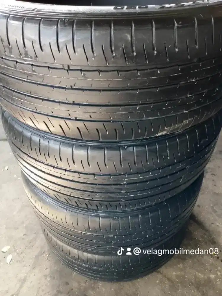 Ban Second Merek Dunlop 4 pcs Tebal 225/50/18