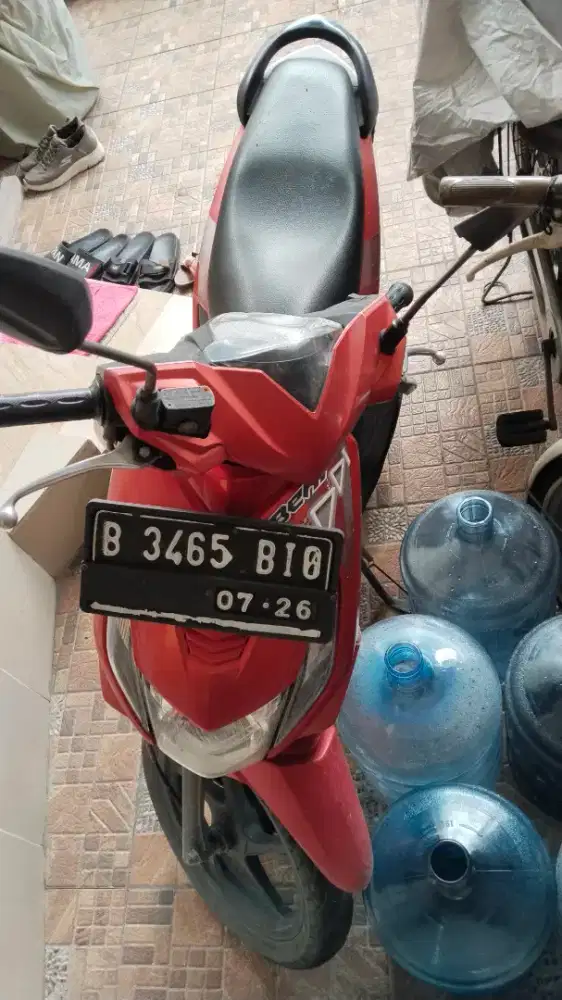 Honda beat merah 2011