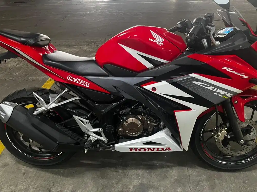 Honda cbr km low 6000