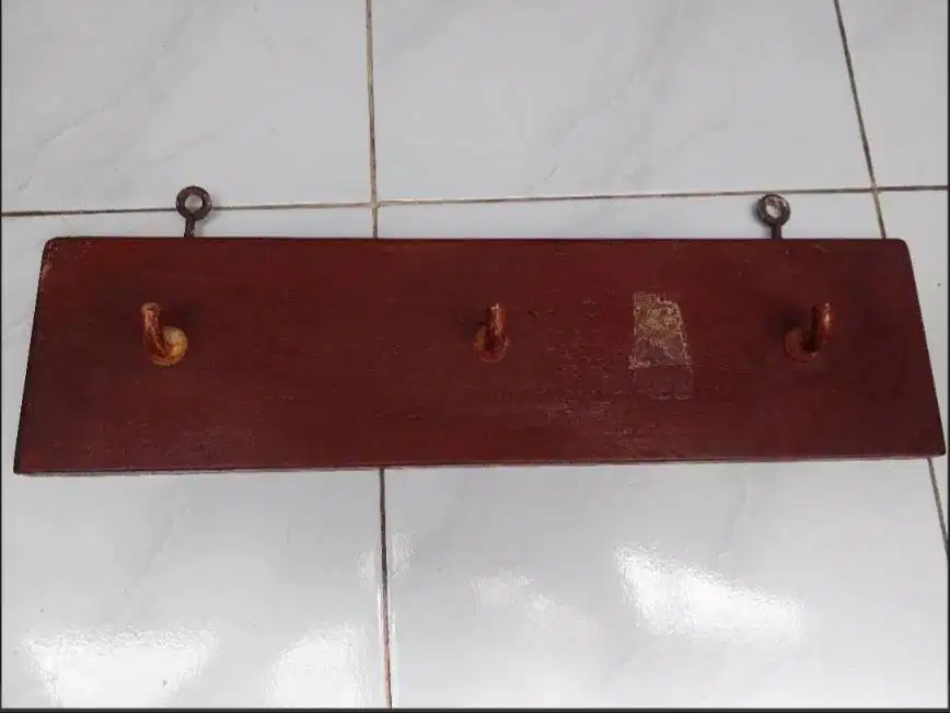 Kapstok Kayu Selembar Antik