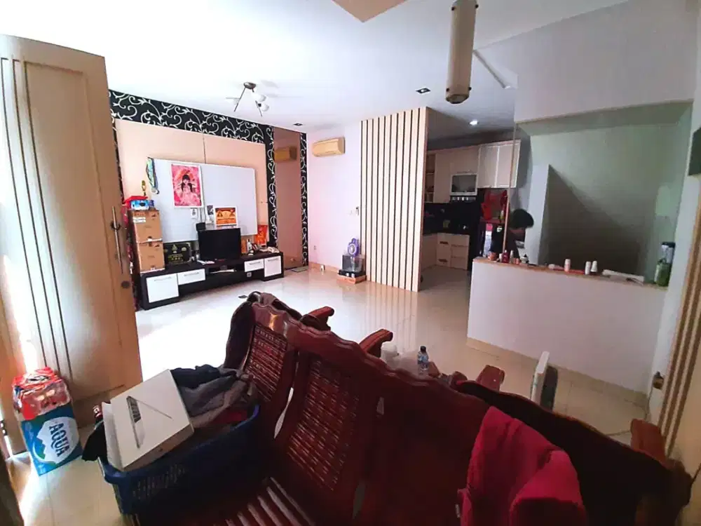 Rumah Pik1 Long Beach Uk 6X15 Semi Furnish,Tiga Lantai,Bagus Rapih