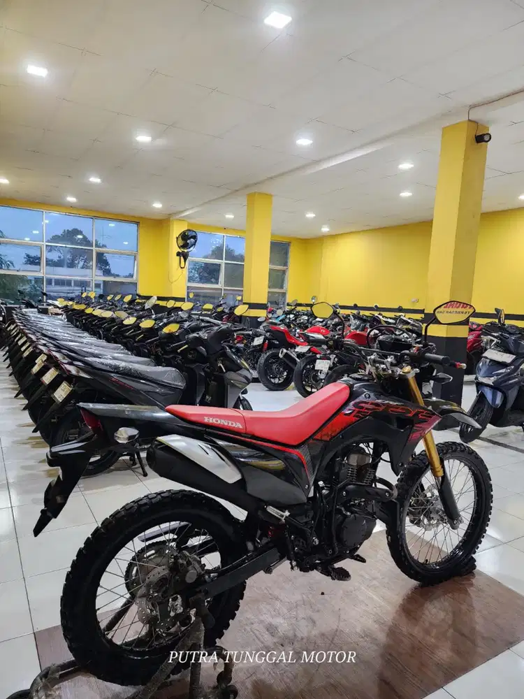 CRF 150 L 2023 exclusive
